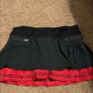 Lululemon black and red skirt